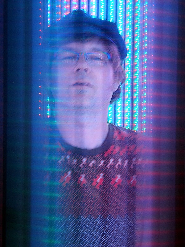 Complex multicolor LED pattern display